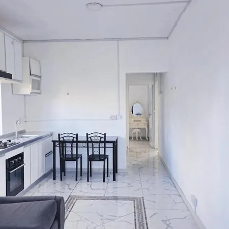 Couple Perfect - Lovely New 1-Bedroom Apartment